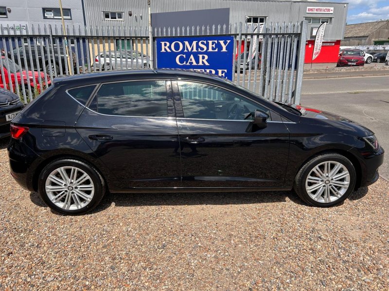 SEAT LEON