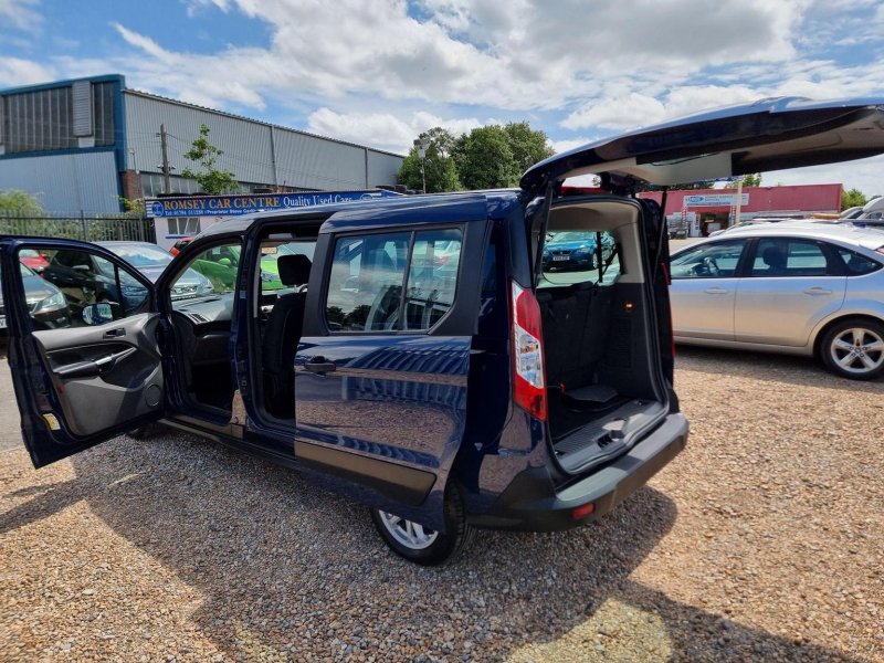 FORD GRAND TOURNEO CONNECT