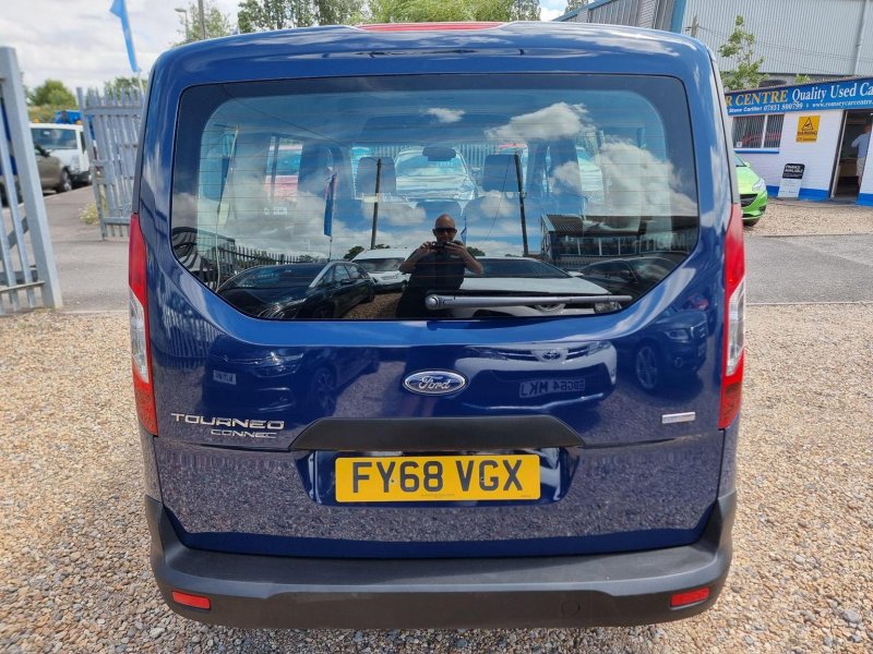 FORD GRAND TOURNEO CONNECT